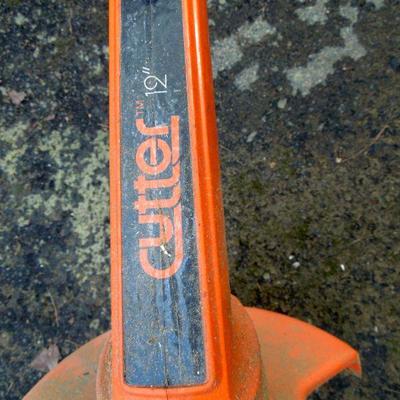 Lot 44: Electric B & D Edger, Cutter 12" Yard Trimmer and 2 Extension Cords