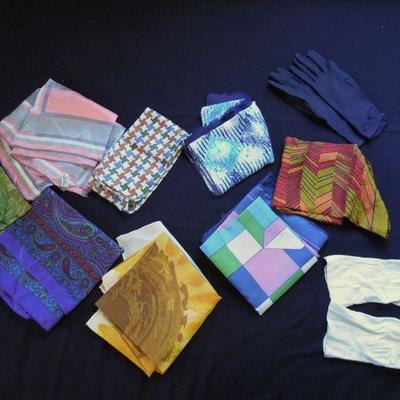 Lot 192: Vintage Handkerchiefs and Kid Evening Gloves