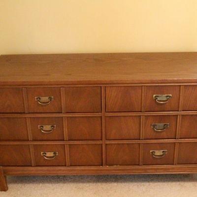 Lot 112: MCM Bassett 6 Drawer Dresser Modern Design 