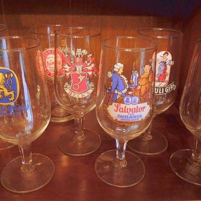 Lot 79: Branded Logo Beer Glasses Naked Lady Glass Guinness Mugs