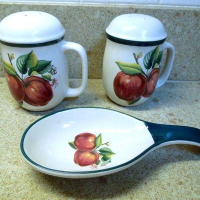 Lot 166: 8 pc Stoneware Dish Set and Glassware
