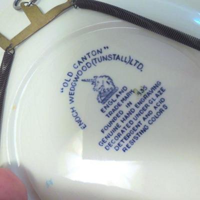 Lot 185: Late 1800's Villeroy & Bosh Mercury Stamp Plate 9 Collector's Plates