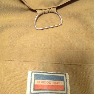 Lot 174: Oven Mitts and Aprons