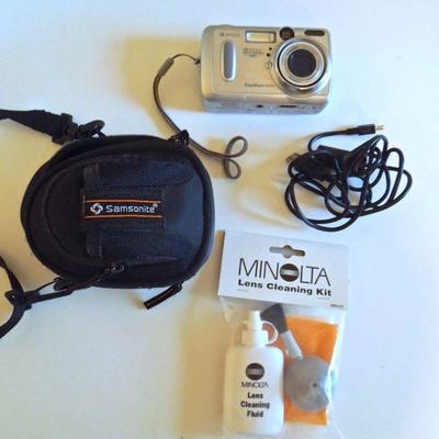 Lot 203: 2 Kodak Easyshare Digital Cameras, Tripod and Camera Bag