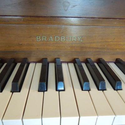 Lot 122: Bradford Aeolian Piano and Bench