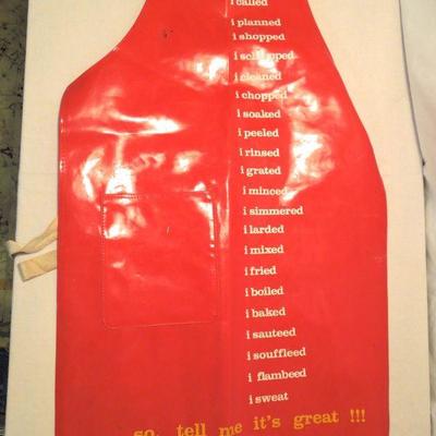 Lot 174: Oven Mitts and Aprons