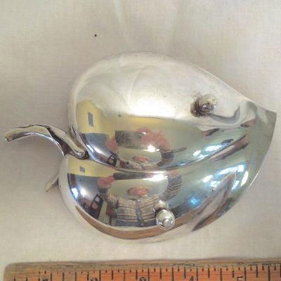 Lot 148: Tiffany & Co Sterling Silver Leaf Candy Nut Small Plate Dish 34 grams