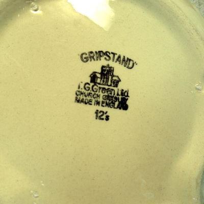 Lot 173: Baking Dishes, Cuisinart Hand Mixer, Microwave Baking