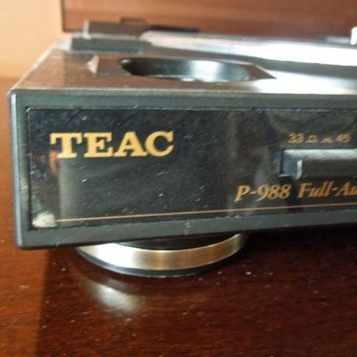 Lot 94: TEAC P-988 DC Servo Motor Turntable for Vinyl Records