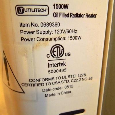 Lot 195: DeLonghi Radiator Heater Model R030715T