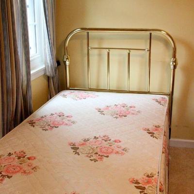 Lot 115: PAIR Brass Twin Size Beds w Vintage Spreads and Mattress Set