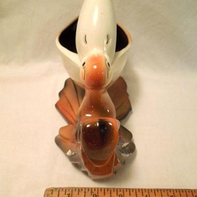 Lot 136: Vintage Decoratives