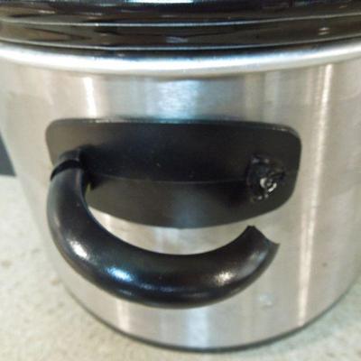Lot 180: Rancher 6 Qt. Programmable Slow Cooker and Kitchen Utensils