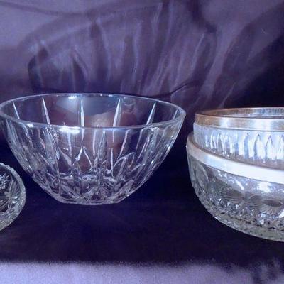 Lot 144: Vintage Cut and Pressed Glass Bowls, Dish and Display Fruit