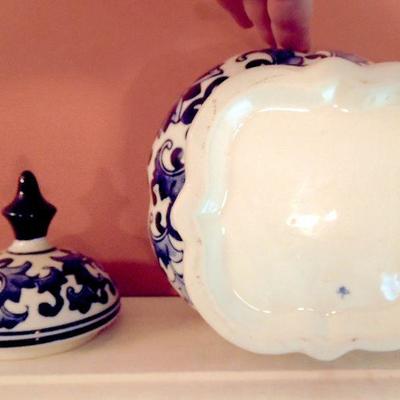 Lot 74: Pair Stenciled Bird Prints, Murano Glass, Villeroy Bosch Candy Dish