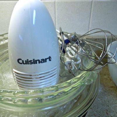 Lot 173: Baking Dishes, Cuisinart Hand Mixer, Microwave Baking