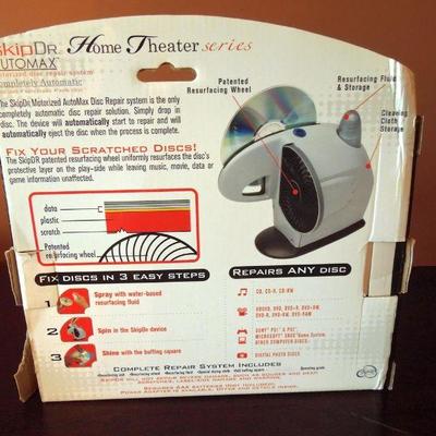 Lot 173: Baking Dishes, Cuisinart Hand Mixer, Microwave Baking