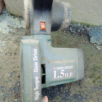 Lot 44: Electric B & D Edger, Cutter 12" Yard Trimmer and 2 Extension Cords