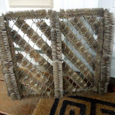 Lot 25: Entryway Items