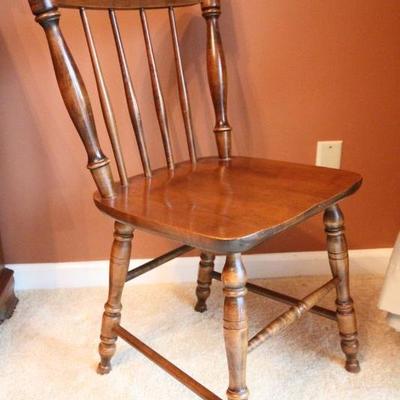 Lot 93: Moosehead Maple Gateleg Dining Table 6 Chairs 