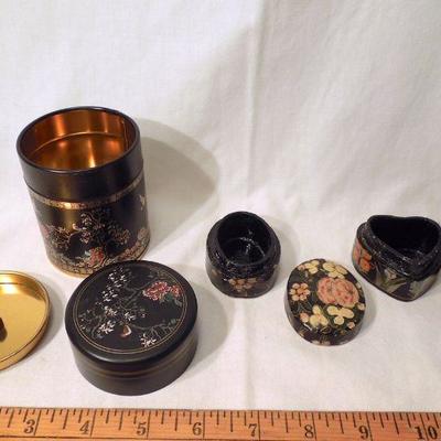 Lot 139: Small Paper Mache Tole Painted Keepsake Boxes and Tin