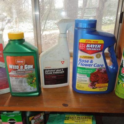 Lot 36: Gardening Chemical, Watering Can and Pump Sprayer