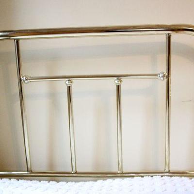 Lot 115: PAIR Brass Twin Size Beds w Vintage Spreads and Mattress Set