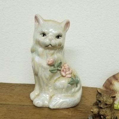 Lot 98 - Cat Figurine Lot