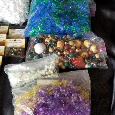 Lot 82 - Bead lot