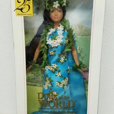 Lot 55 - Dolls of the World