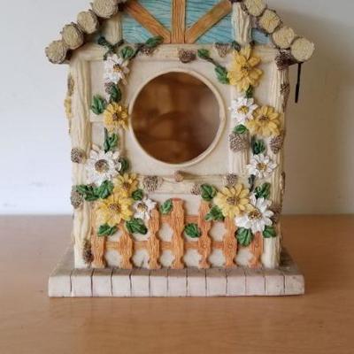 Lot 48 - Decorative Bird House