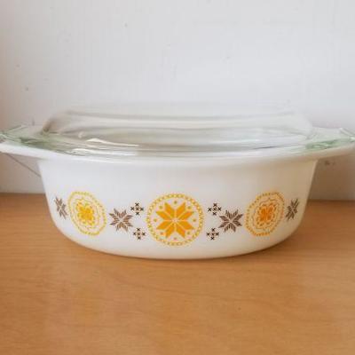 Lot 80 - Pyrex Cassorole Dish with lid