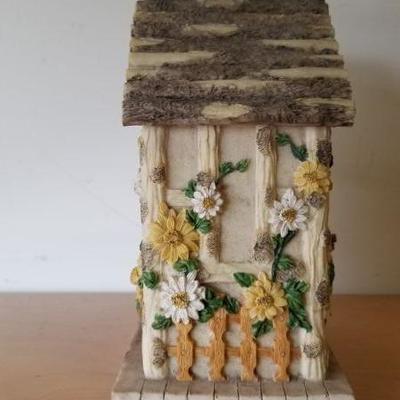 Lot 48 - Decorative Bird House