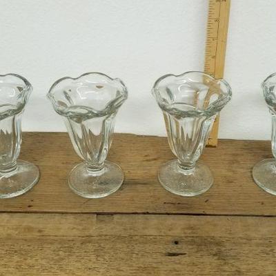 Lot 67 - Sundae Glass 