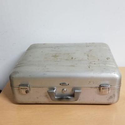 Lot 31 - Aluminum Case