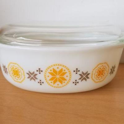 Lot 80 - Pyrex Cassorole Dish with lid