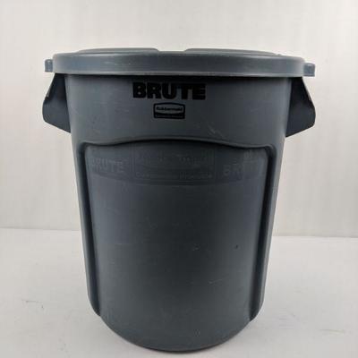 Grey Garbage Can w/Lid