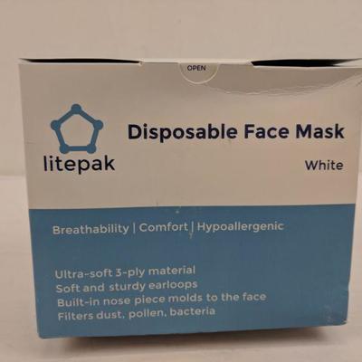 Disposable Face Masks, White, 125 Masks - New