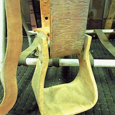  Lot 11: Gaited Tan and Brown 16" Pleasure Trail Saddle 