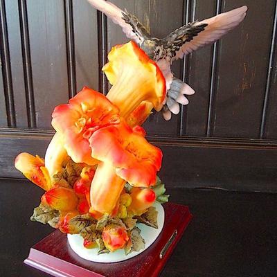 Lot 32: MONTEFIORI Collection 12.5in Hummingbird on Trumpet Vine Statue