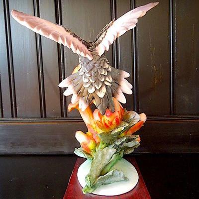 Lot 32: MONTEFIORI Collection 12.5in Hummingbird on Trumpet Vine Statue