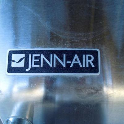 Lot 2: Jenn-Air Stainless Steel Grill Model 720-0061-LP with Cover