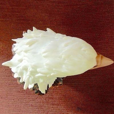 Lot 37: Screaming Bald Eagle Statue Bust 11in
