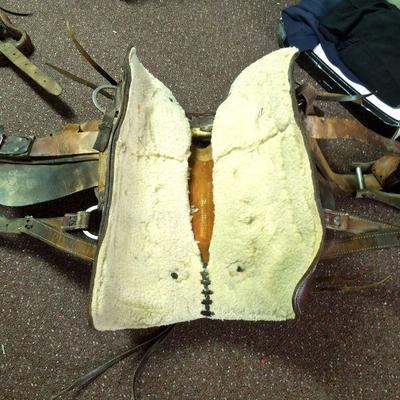  Lot 11: Gaited Tan and Brown 16" Pleasure Trail Saddle 