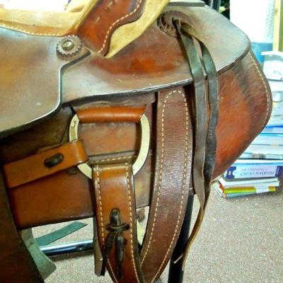  Lot 11: Gaited Tan and Brown 16" Pleasure Trail Saddle 