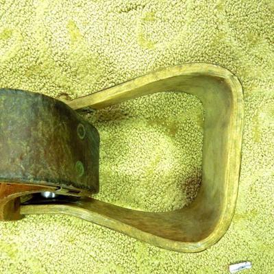  Lot 11: Gaited Tan and Brown 16" Pleasure Trail Saddle 