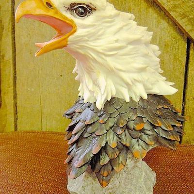 Lot 37: Screaming Bald Eagle Statue Bust 11in