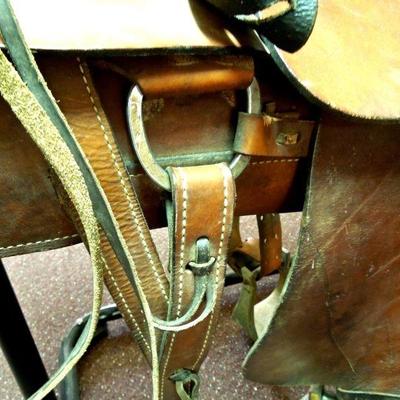  Lot 11: Gaited Tan and Brown 16" Pleasure Trail Saddle 