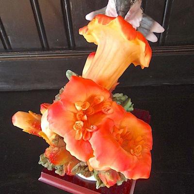 Lot 32: MONTEFIORI Collection 12.5in Hummingbird on Trumpet Vine Statue