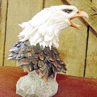 Lot 37: Screaming Bald Eagle Statue Bust 11in